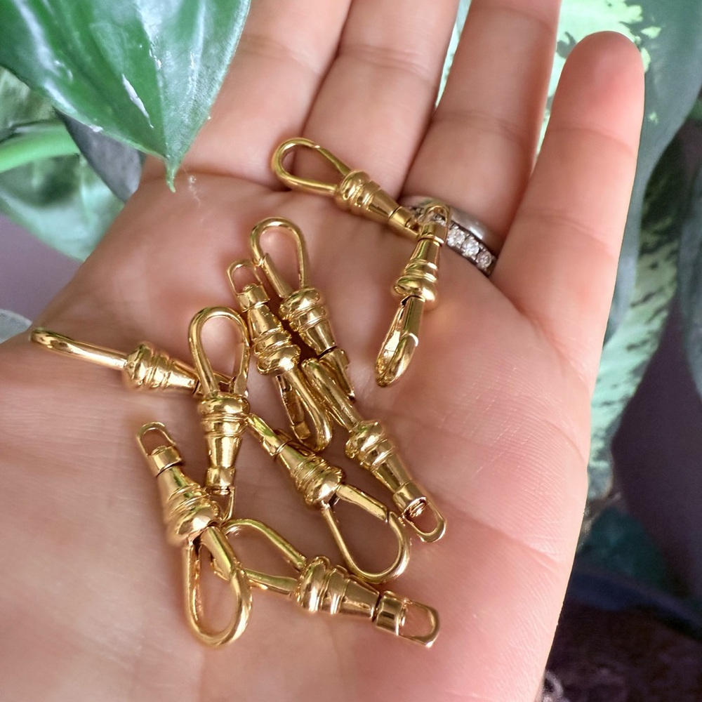 Gold swivel dog fob clasp